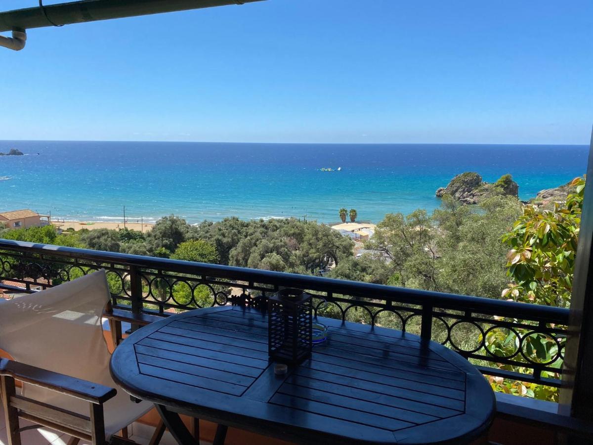 Papadatos Apts With Amazing View - 5mins From The Apartment Kontogialos