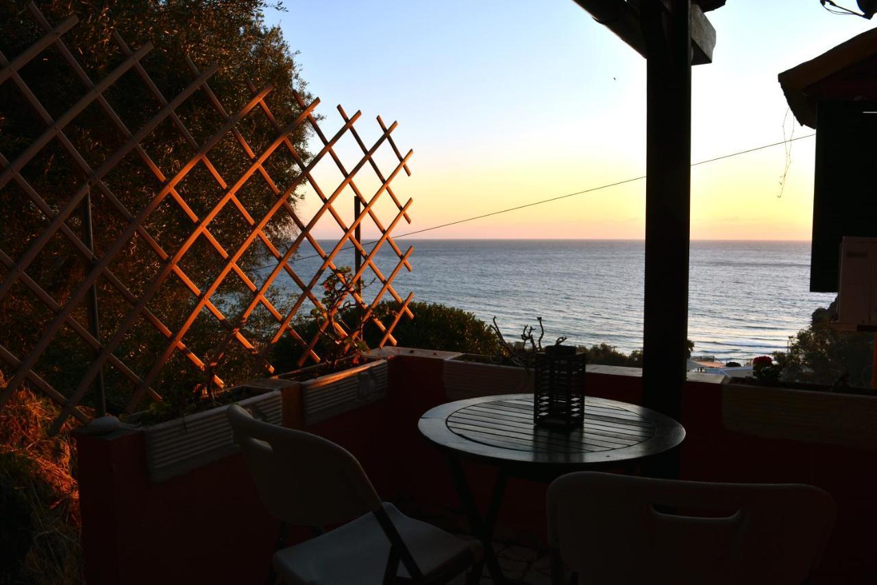 Papadatos Apts With Amazing View - 5mins From The *