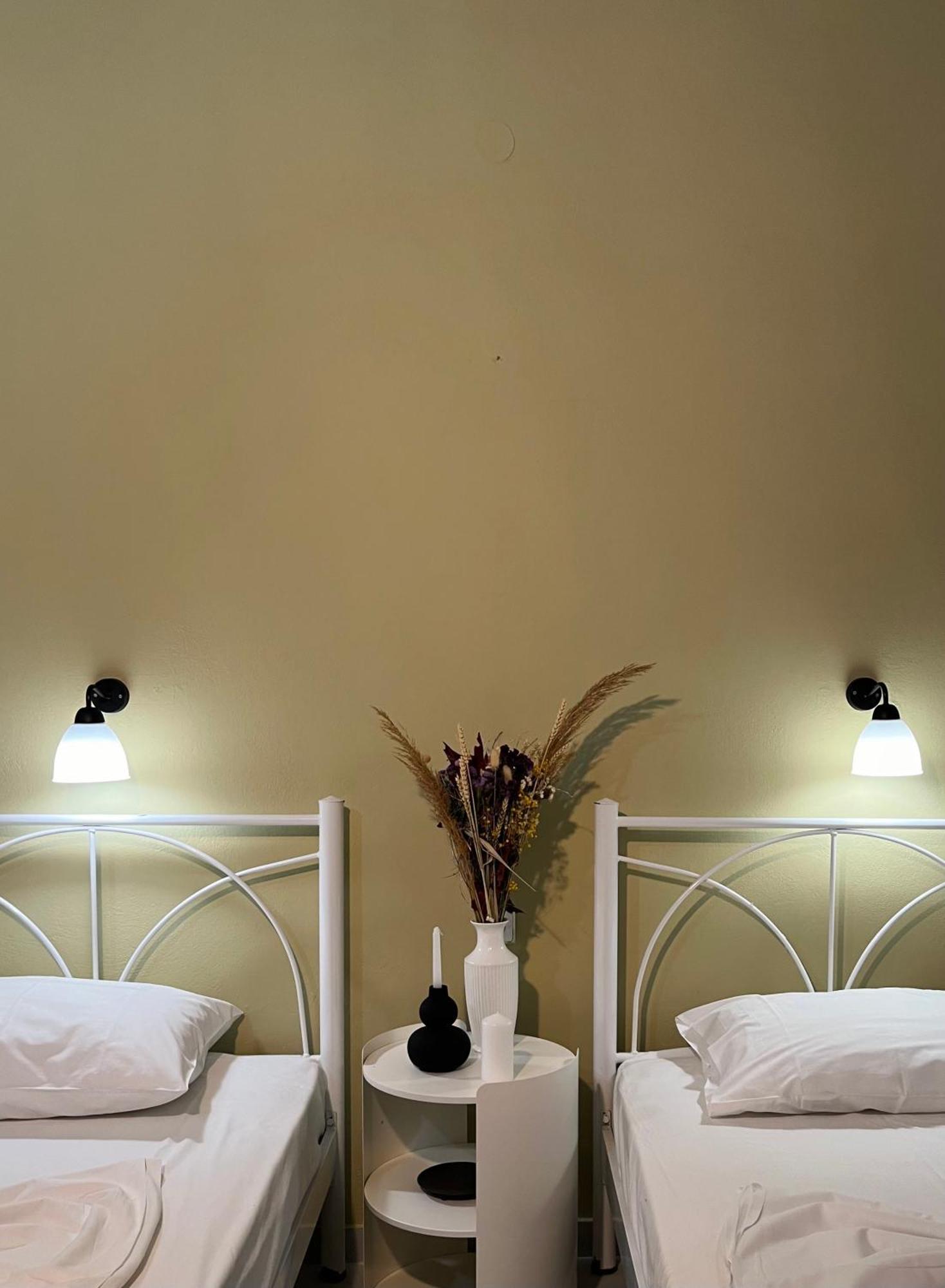 Papadatos Apts With Amazing View - 5mins From The