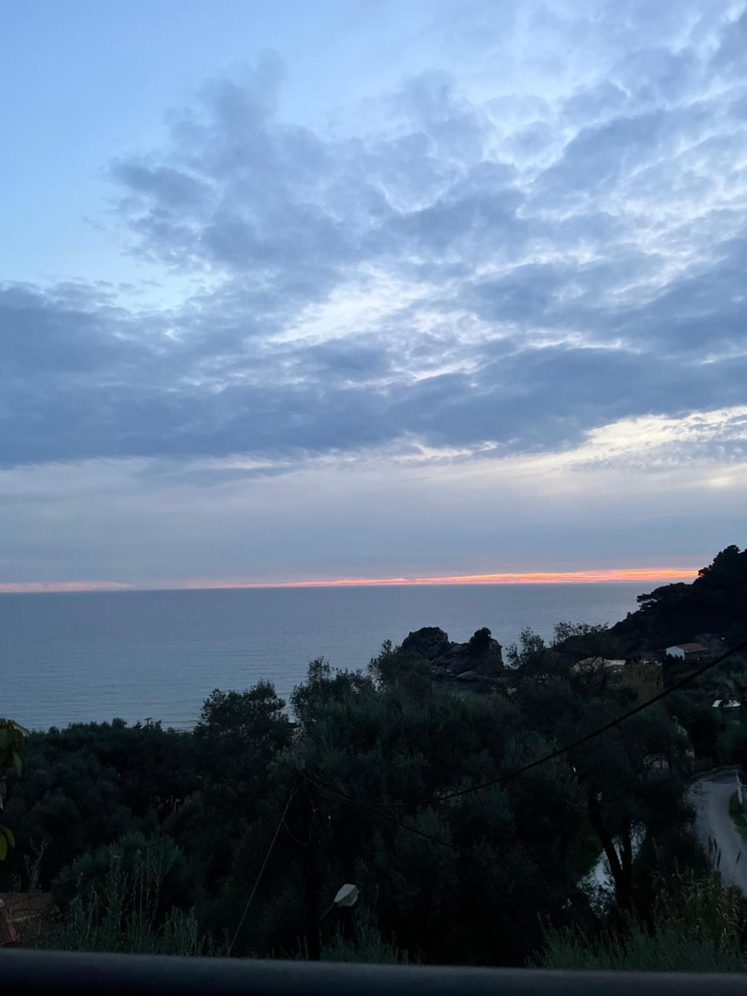 Papadatos Apts With Amazing View - 5mins From The * Kontogialos