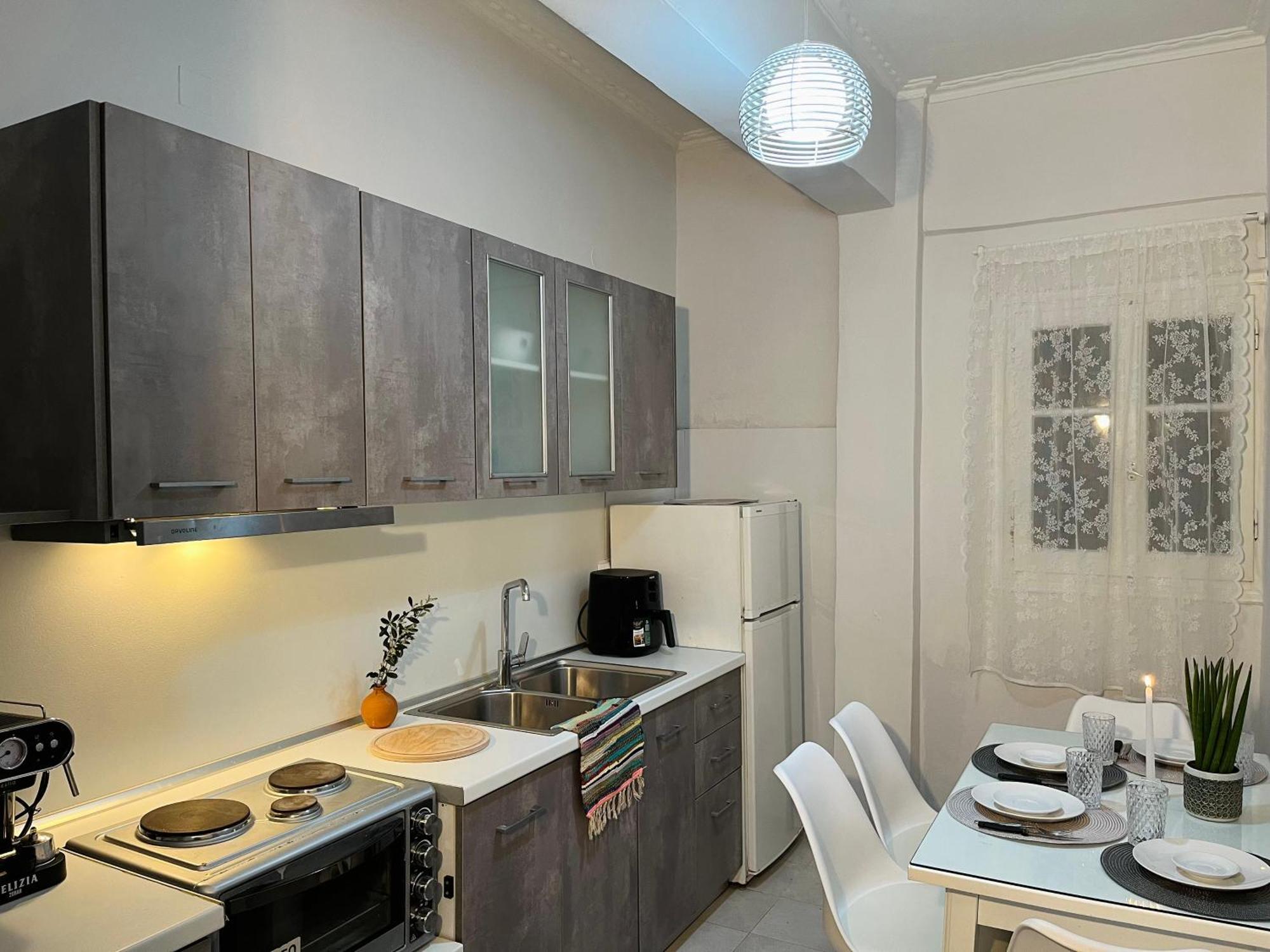 Papadatos Apts With Amazing View - 5mins From The Apartment Kontogialos
