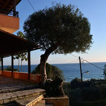 Papadatos Apts With Amazing View - 5Mins From The Beach Kontogialos Exterior photo