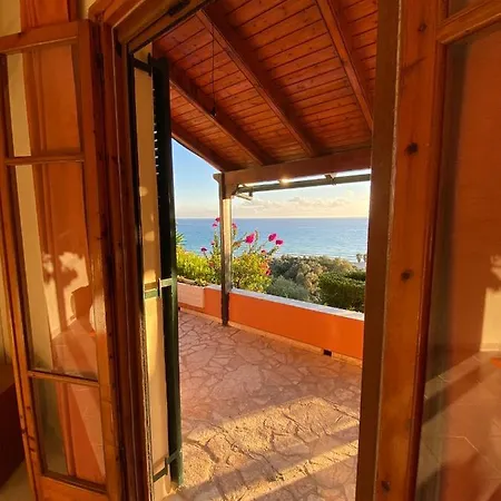 Papadatos Apts With Amazing View - 5Mins From The Beach Kontogialos Exterior photo