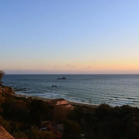 Papadatos Apts With Amazing View - 5Mins From The Beach Kontogialos Exterior photo