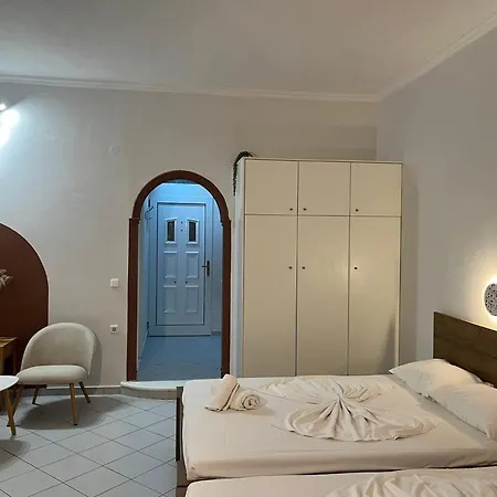 Papadatos Apts With Amazing View - 5Mins From The Beach Kontogialos Exterior photo