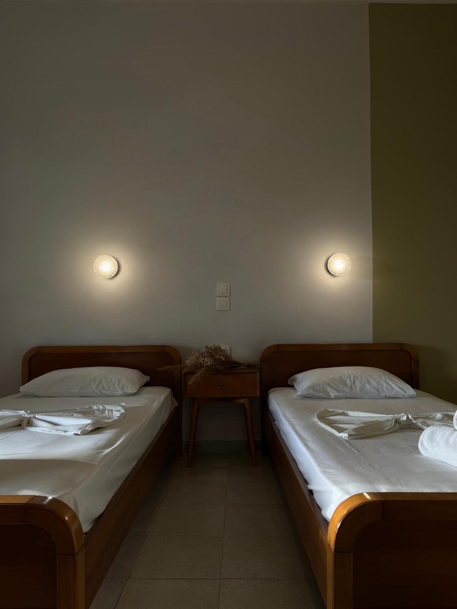 Papadatos Apts With Amazing View - 5mins From The