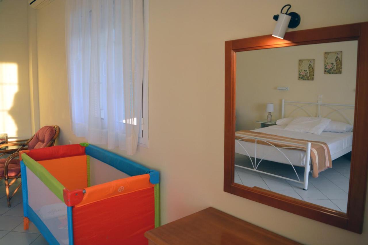 Papadatos Apts With Amazing View - 5mins From The *
