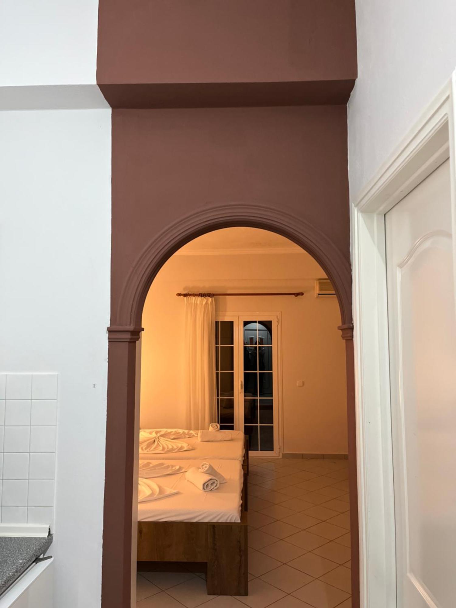 Papadatos Apts With Amazing View - 5mins From The